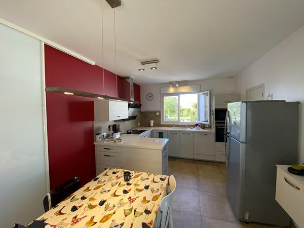 SAINT DENIS - Maison 4 chambres -127 m² - proche phare