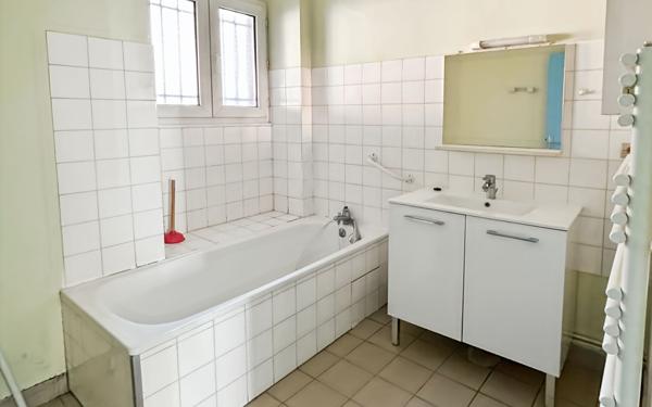 Appartement à louer    2 pièces •  Saint-Uze