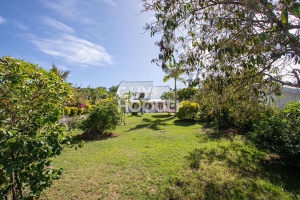 Villa avec Annexe et Studio Saint Gilles Les Bains 9 pièce(s)