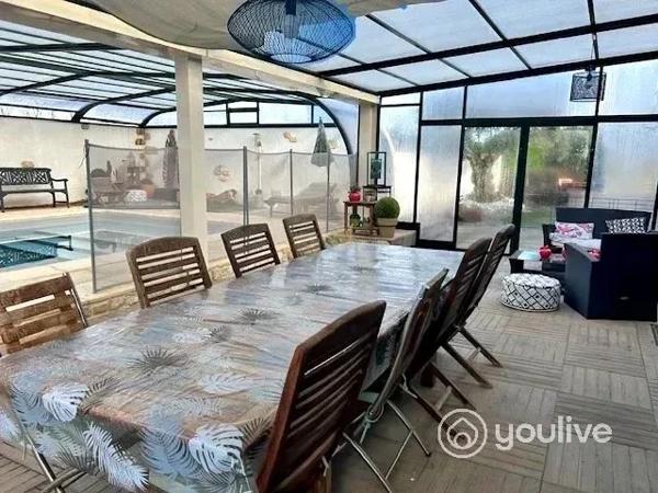 Commequiers -Belle propriété atypique d’environ 210 m² avec dépendances