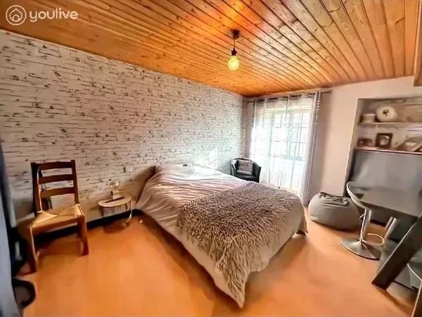 Commequiers -Belle propriété atypique d’environ 210 m² avec dépendances