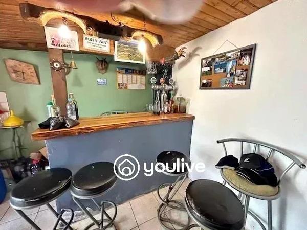 Commequiers -Belle propriété atypique d’environ 210 m² avec dépendances