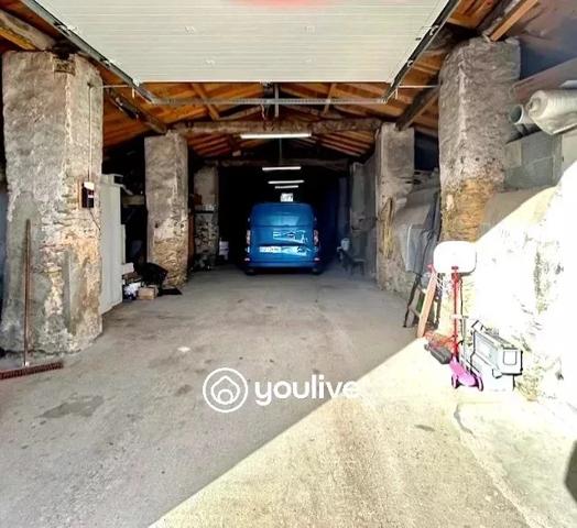 Commequiers -Belle propriété atypique d’environ 210 m² avec dépendances