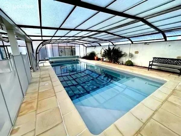 Commequiers -Belle propriété atypique d’environ 210 m² avec dépendances
