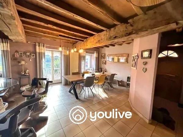 Commequiers -Belle propriété atypique d’environ 210 m² avec dépendances