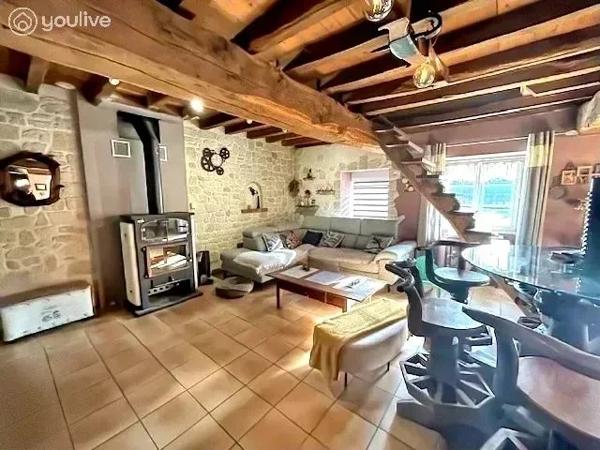Commequiers -Belle propriété atypique d’environ 210 m² avec dépendances