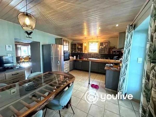 Commequiers -Belle propriété atypique d’environ 210 m² avec dépendances