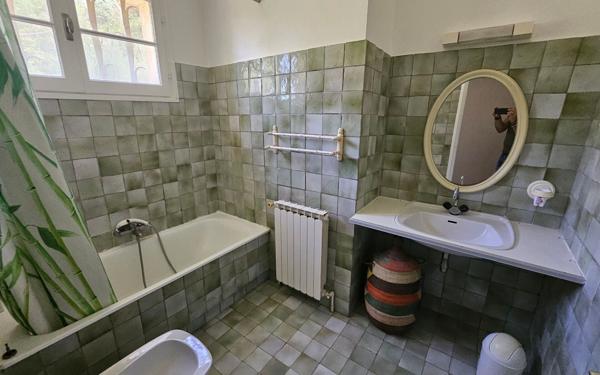 Maison à vendre    7 pièces • 356 m2 Auriol