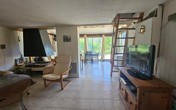 Maison à vendre    7 pièces • 356 m2 Auriol