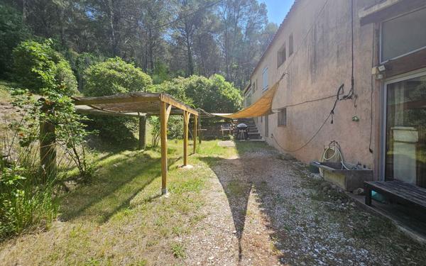 Maison à vendre    7 pièces • 356 m2 Auriol