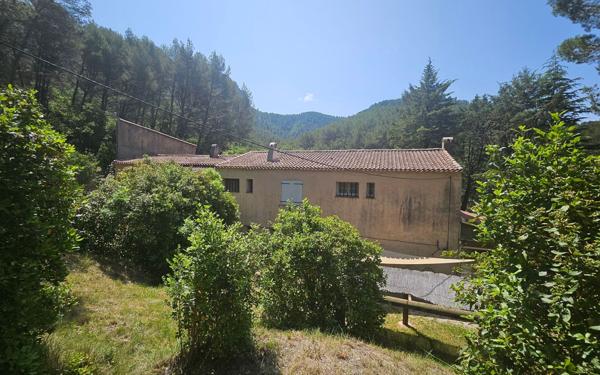 Maison à vendre    7 pièces • 356 m2 Auriol