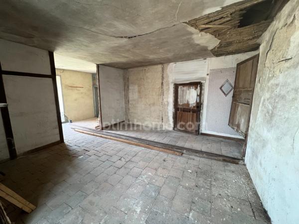 Maison à rénover 7 pièces CHANTONNAY (85)