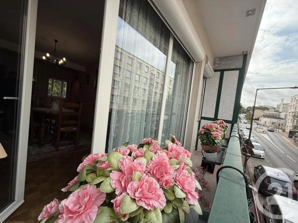 Appartement F3 à vendre  3 pièces - 50,55 m 2   LIVRY GARGAN  - 93