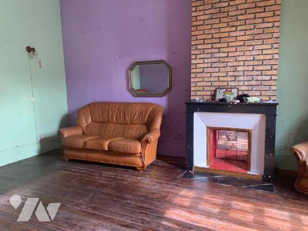 A PROXIMITÉ IMMÉDIATE du centre-ville de Damville, 
Sur un terrain de 967m², une maison de vill...