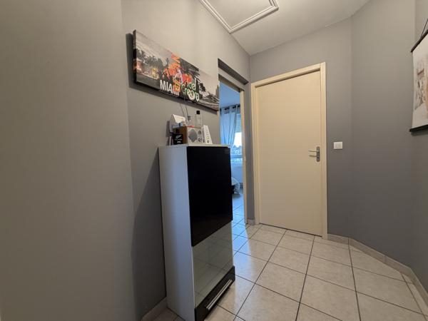 BEL APPARTEMENT DERNIER ETAGE AVEC TERRASSE