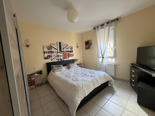 BEL APPARTEMENT DERNIER ETAGE AVEC TERRASSE