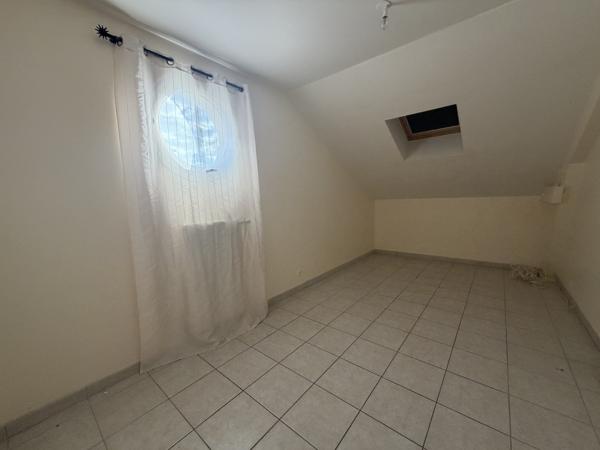BEL APPARTEMENT DERNIER ETAGE AVEC TERRASSE