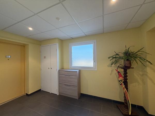 BEL APPARTEMENT DERNIER ETAGE AVEC TERRASSE