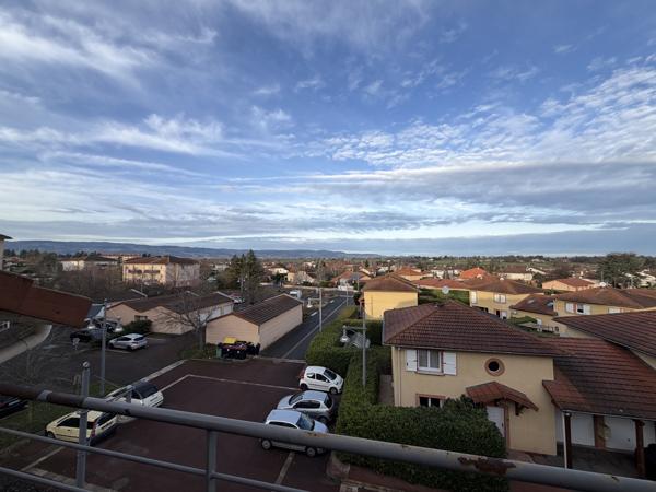 BEL APPARTEMENT DERNIER ETAGE AVEC TERRASSE