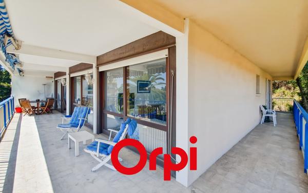 Appartement à louer    3 pièces • 94,57 m2 Bandol