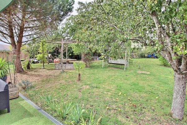 Maison ancienne renovee 2 chambres secteur EPERNON avec dependance, atelier et garage