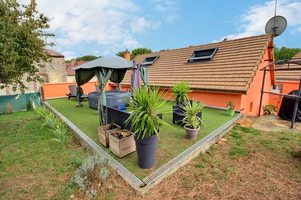 Maison ancienne renovee 2 chambres secteur EPERNON avec dependance, atelier et garage