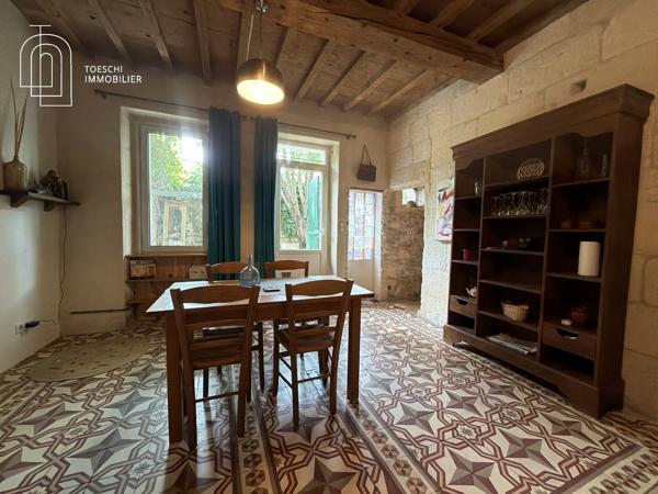 Maison de ville avec extérieur et studio indépendant 315 000 €