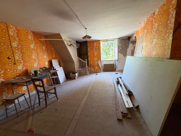 MAISON 9 PIECES 200 m2 - DEPENDANCES