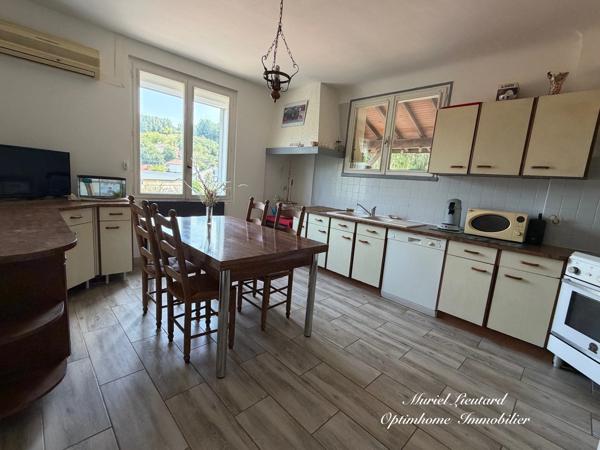 MAISON 9 PIECES 200 m2 - DEPENDANCES