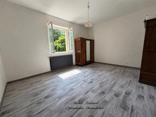 MAISON 9 PIECES 200 m2 - DEPENDANCES