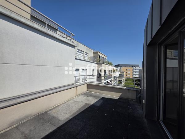 Appartement
         2 pièces
        - 48 m² 344 000 € *