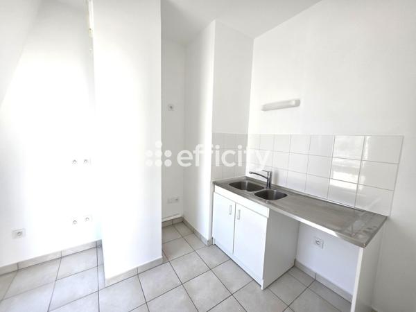 Appartement
         2 pièces
        - 48 m² 344 000 € *