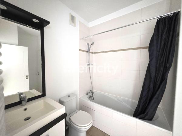 Appartement
         2 pièces
        - 48 m² 344 000 € *