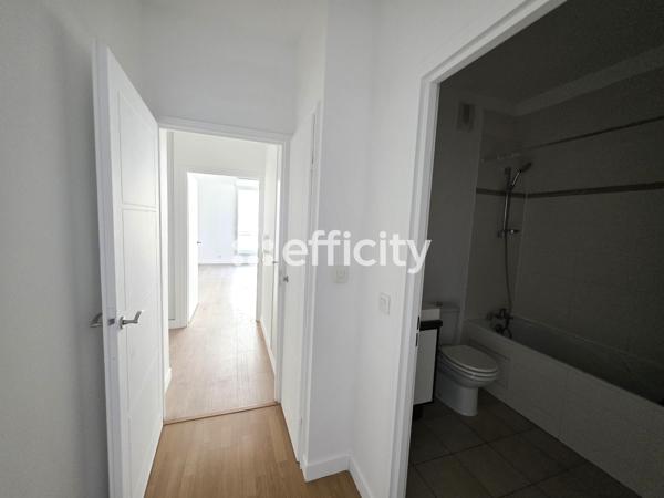 Appartement
         2 pièces
        - 48 m² 344 000 € *