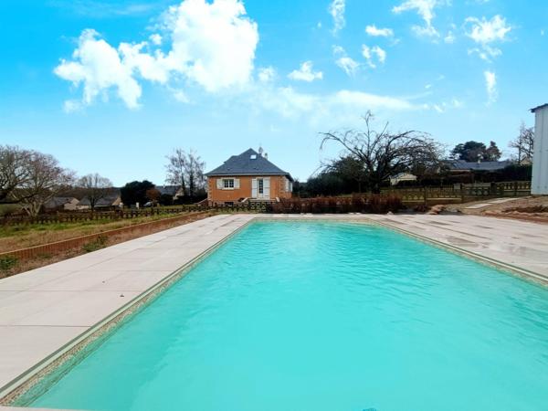 Grande maison familiale avec sa piscine chauffée