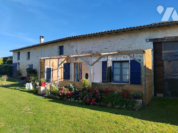 ENSEMBLE IMMOBILIER avec 1 hectare de TERRAIN