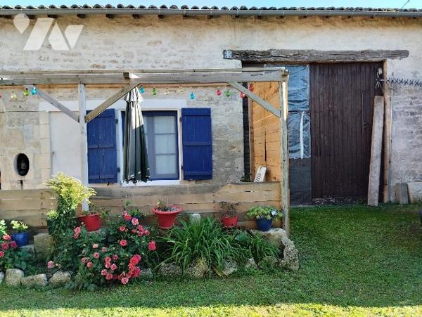 ENSEMBLE IMMOBILIER avec 1 hectare de TERRAIN