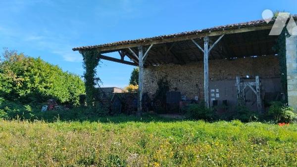 ENSEMBLE IMMOBILIER avec 1 hectare de TERRAIN