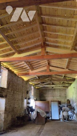 ENSEMBLE IMMOBILIER avec 1 hectare de TERRAIN