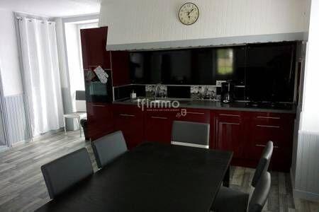 Corps de ferme + gîte 215m2 et 1.5ha