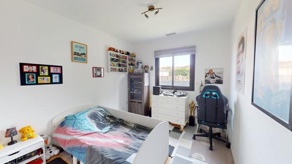 Villa T5 de 150 m2 avec garage et piscine