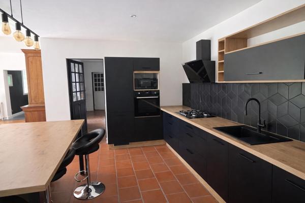 Maison rénovée avec vue sur les Pyrénées – Noé