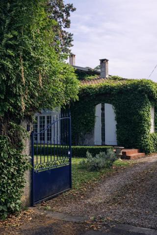 Maison rénovée avec vue sur les Pyrénées – Noé