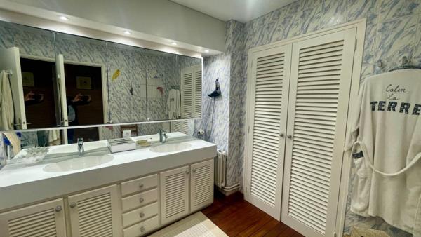 A VENDRE - APPARTEMENT - SAINT-SEBASTIEN-SUR-LOIRE - 5 pièces 140 m²