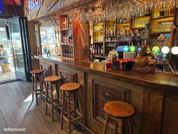 Fonds De Commerce
        
        - 100 m² Exclusivité 499 000 € *