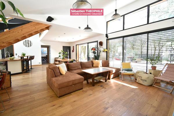 Maison d'architecte T5 au coeur d'un parc boisé