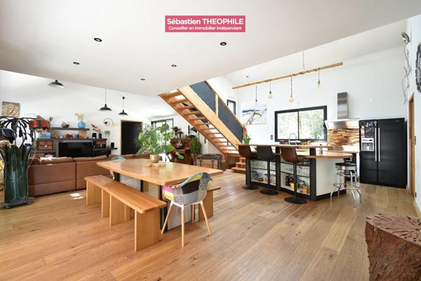 Maison d'architecte T5 au coeur d'un parc boisé