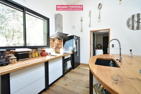 Maison d'architecte T5 au coeur d'un parc boisé