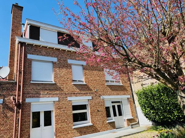 Vente Maison 8 pièces 207 m2 à Saint-Amand-les-Eaux