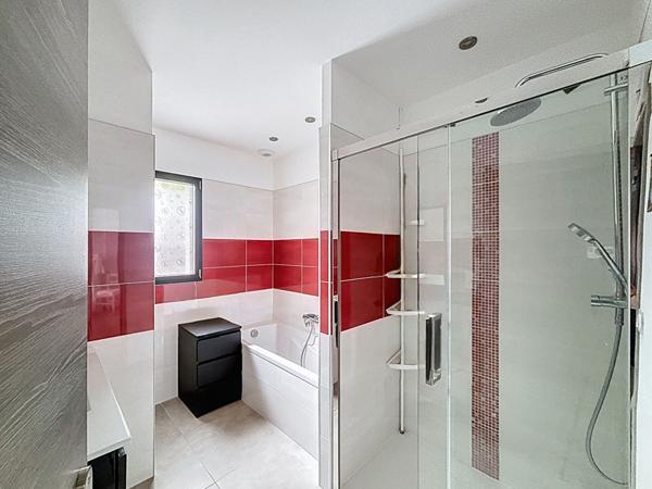Maison récente Aix-Les-Bains 6 pièces 153 m² avec dépendance et SPA - Secteur recherché